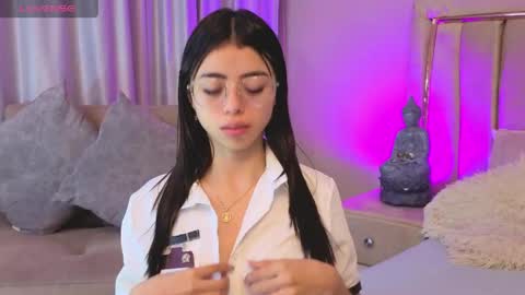 Snapshot of mia_naive chatting on May 2026 11:26:01 AM Mia online show from May 2026 11:26:01 AM