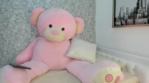Mia online show from June 2026 02:57:02 AM