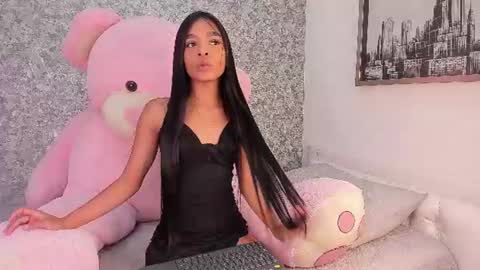 Mia online show from June 2026 03:31:02 AM