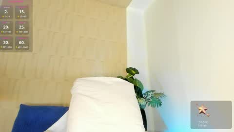 Snapshot of mia_pineda chatting on May 2026 02:22:02 PM Mariana online show from May 2026 02:22:02 PM