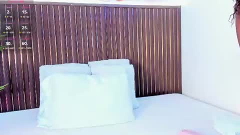 Snapshot of mia_pineda chatting on July 2026 03:49:01 PM Mariana online show from July 2026 03:49:01 PM