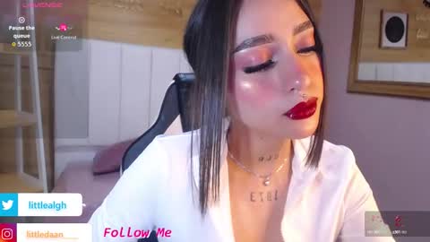 Snapshot of mia_ponce_a chatting on September 2025 01:16:02 PM MIA online show from September 2025 01:16:02 PM
