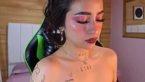Snapshot of mia_ponce_a chatting on November 2025 01:38:01 AM MIA online show from November 2025 01:38:01 AM