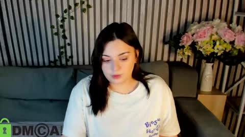 Mia online show from November 2025 01:16:01 AM