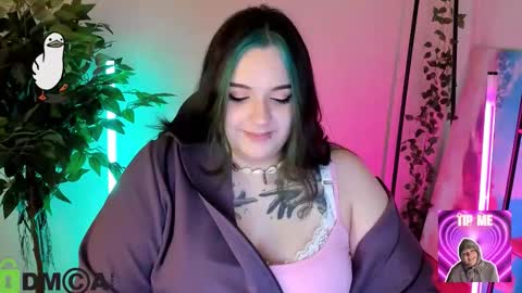 Mia online show from March 2026 01:12:01 AM