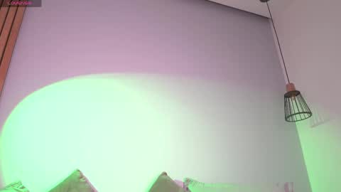 Snapshot of mia_reeves chatting on May 2026 06:38:01 PM Mia Reeves online show from May 2026 06:38:01 PM