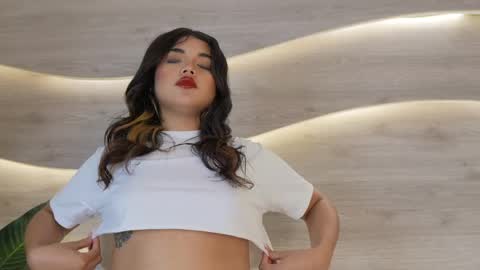 Snapshot of mia_rosalie chatting on May 2026 07:53:02 PM mia_rosalie online show from May 2026 07:53:02 PM