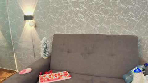 Mia Roux online show from December 2024 07:11:01 PM