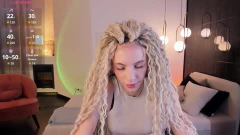 Mia online show from October 2025 06:03:01 AM