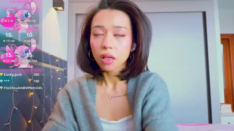 Mia online show from March 2025 06:48:02 AM