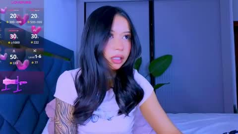 Snapshot of mia_sirenia chatting on April 2026 04:48:01 PM Mia online show from April 2026 04:48:01 PM