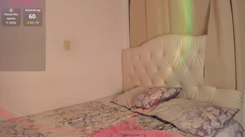 Mia Sky online show from October 2025 01:24:02 AM