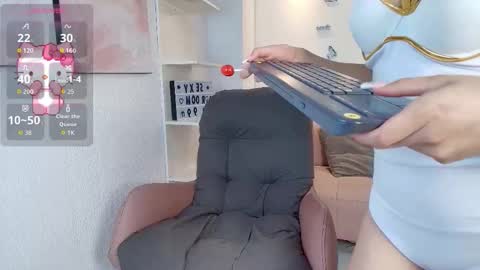 Mia online show from January 2026 05:43:02 AM