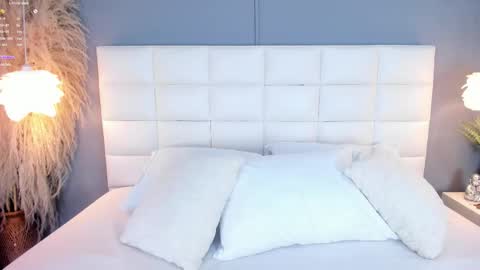 mia vixenn  online show from November 2025 04:46:01 AM