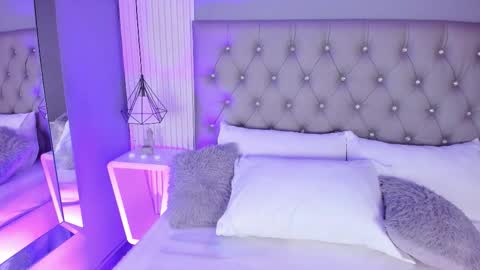 mia vixenn  online show from December 2025 11:20:01 PM