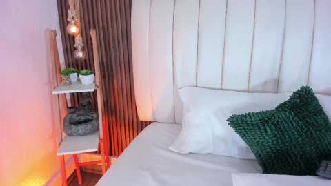 mia vixenn  online show from January 2026 11:18:01 PM