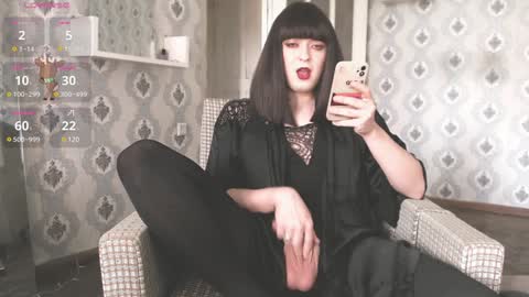 mia_wallase online show from January 2025 10:41:02 AM