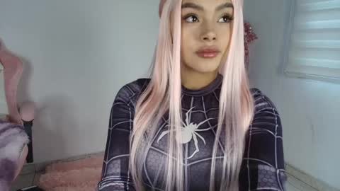mia_zafir online show from May 2026 08:16:01 PM
