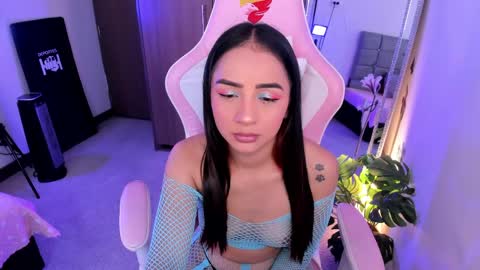 mia  nicolle online show from April 2026 10:15:02 PM