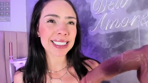 Mia online show from January 2026 10:41:02 AM