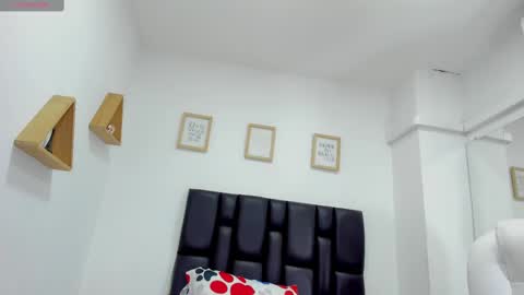 mia sofia online show from January 2025 03:56:02 PM