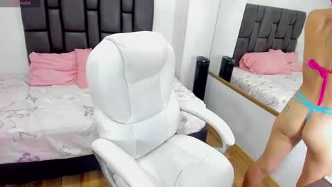 mia sofia online show from January 2025 03:43:01 PM