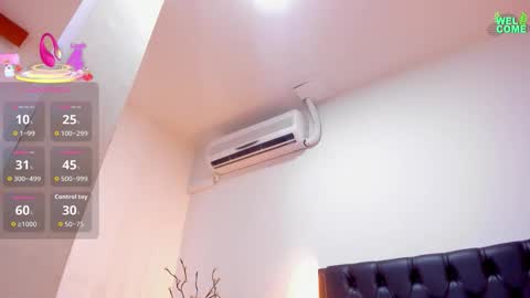 mia sofia online show from October 2025 07:26:02 PM