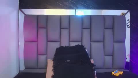 Mia online show from January 2026 12:09:02 PM