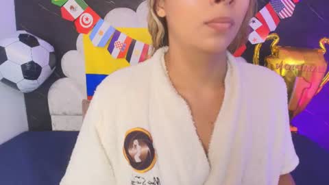 Mia online show from July 2026 12:00:02 PM