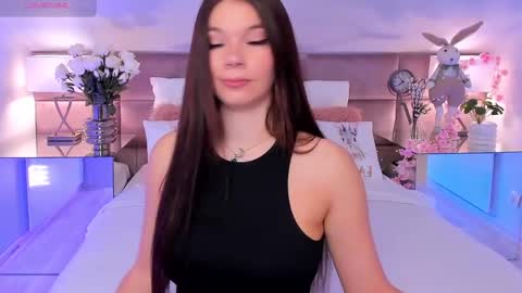 Mia online show from March 2026 08:19:02 PM