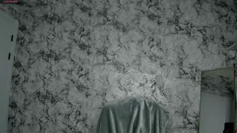 Mia online show from March 2026 05:52:01 PM