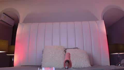 Mia Camille online show from May 2026 06:57:02 PM
