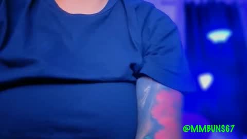 Mia online show from October 2025 02:19:01 AM