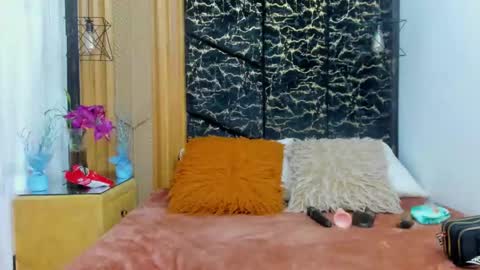 MiaCours online show from March 2026 07:06:02 PM