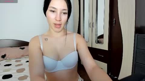 Mia  online show from June 2026 08:04:01 PM