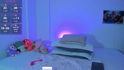 Mia Engels  online show from March 2026 01:11:02 PM