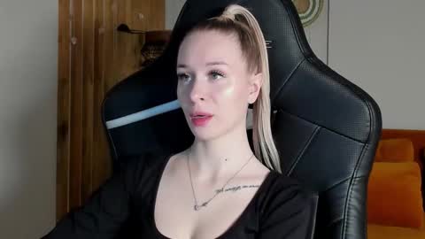 Mia online show from January 2026 05:54:02 AM