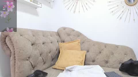 Miah Collins online show from February 2026 02:03:01 PM