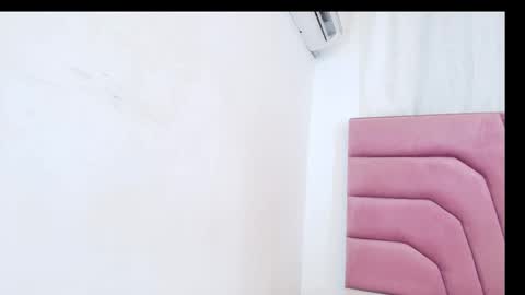 miajhonsonx online show from March 2026 03:06:01 PM