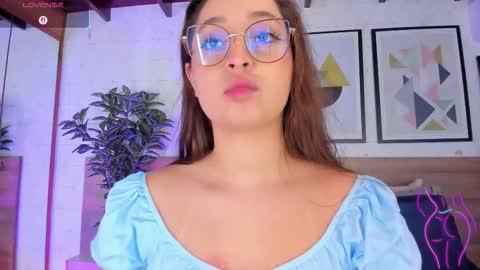 Mia  online show from January 2026 03:42:02 AM