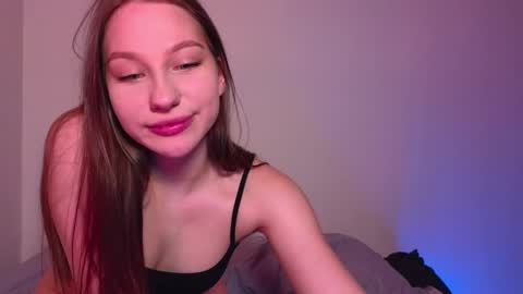 Snapshot of miakeler chatting on January 2025 08:44:01 PM milanaaaa online show from January 2025 08:44:01 PM