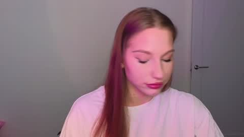 Snapshot of miakeler chatting on February 2025 08:42:02 PM milanaaaa online show from February 2025 08:42:02 PM