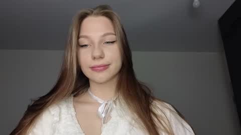 Snapshot of miakeler chatting on February 2025 09:24:02 PM milanaaaa online show from February 2025 09:24:02 PM