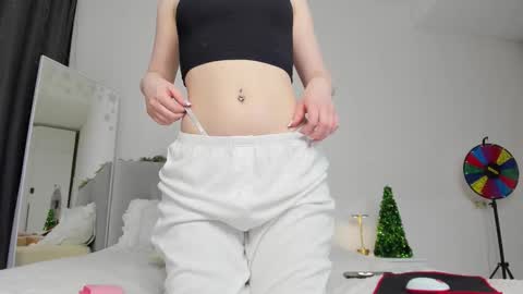 Snapshot of miakeler chatting on January 2026 04:21:02 PM milanaaaa online show from January 2026 04:21:02 PM