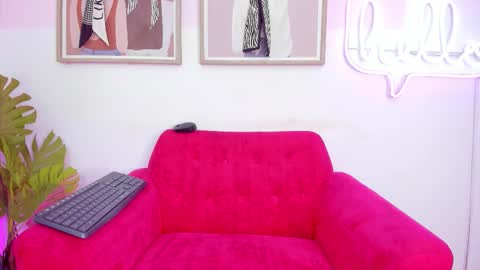 Mia Khalifa online show from November 2025 03:40:02 AM