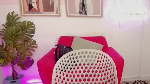 Mia Khalifa online show from January 2026 04:15:01 AM