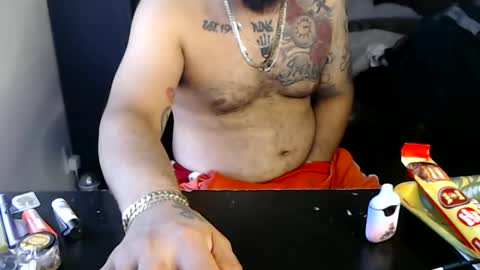 Snapshot of miaking chatting on October 2025 07:24:01 PM Mark online show from October 2025 07:24:01 PM