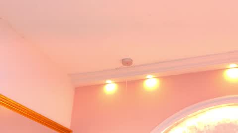 Mia online show from April 2026 05:32:01 AM