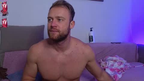 BestMarriedCouple online show from December 2025 08:45:02 AM