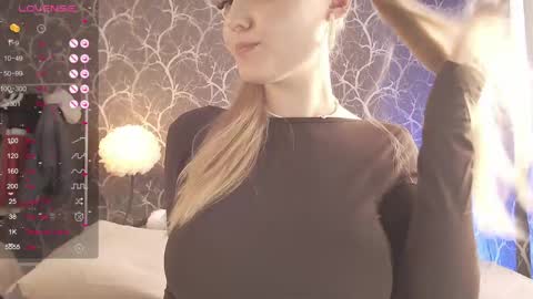 Mia online show from March 2026 12:41:01 PM